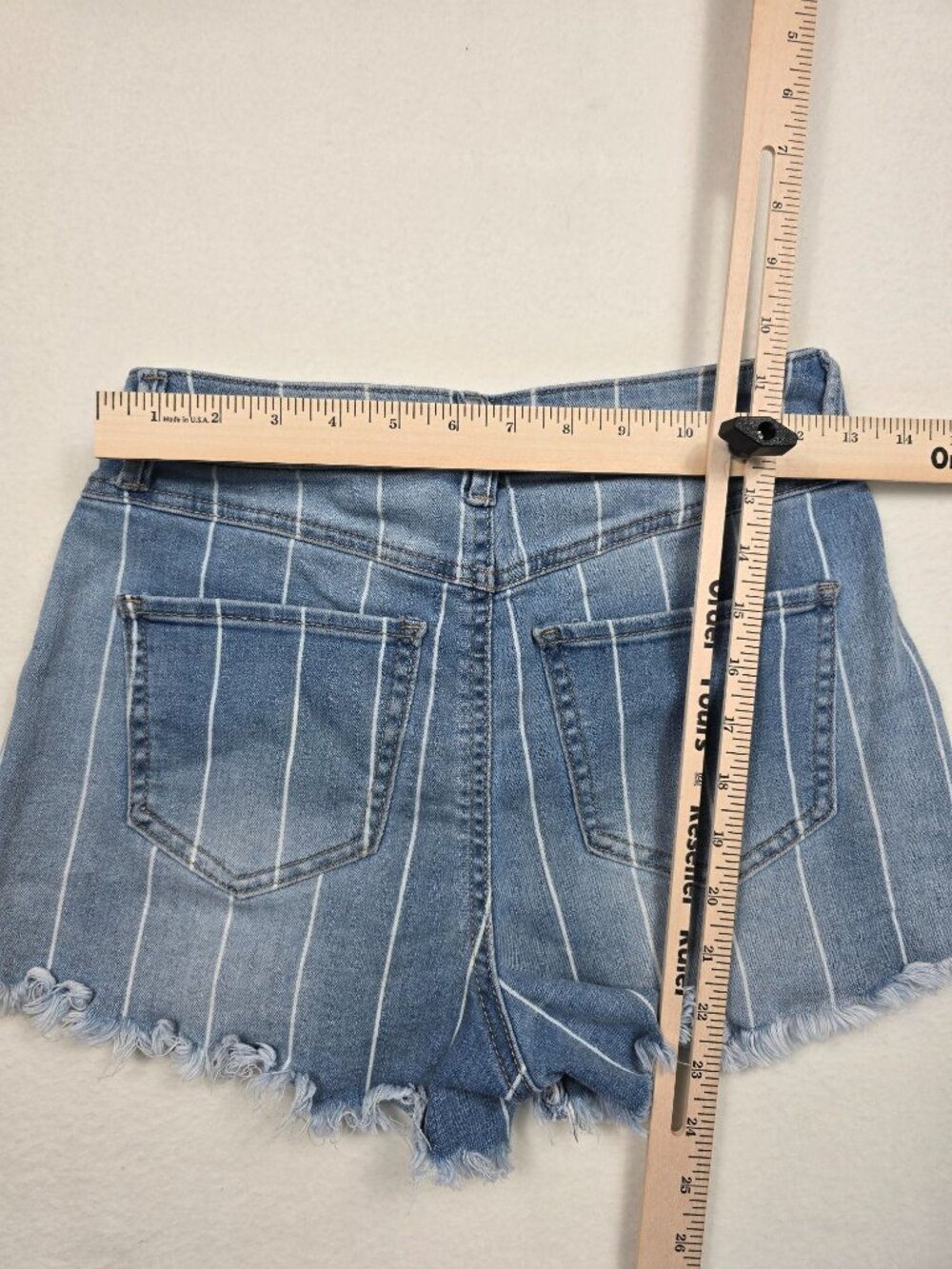 Happily Grey Womens Striped Frayed Denim High-Waisted Button-Fly Shorts Size 25 - Picture 6 of 6